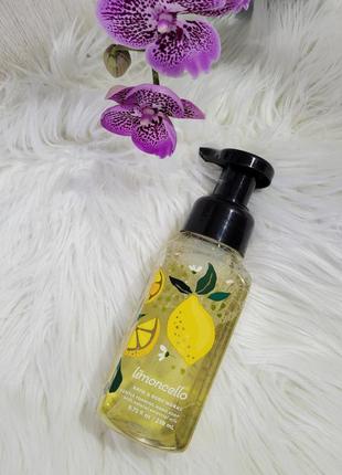 Нежное пенное мыло limoncello от bath &amp; body works лимонный аромат