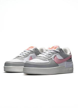 Женские серые с розовым кожаные кроссовки nike air force 1 shadow 🆕 найк5 фото