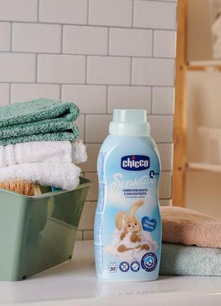 Пом'якшувач для тканинний chicco sensitive sweet talcum 750 мл5 фото