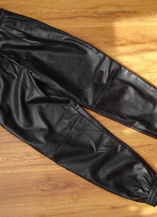 Zara, джогери зі штучної шкіри, р.xs