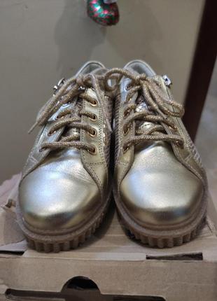 Туфлі нарядні для дівчинки фірми бартек 31 розмір золотистого кольору2 фото