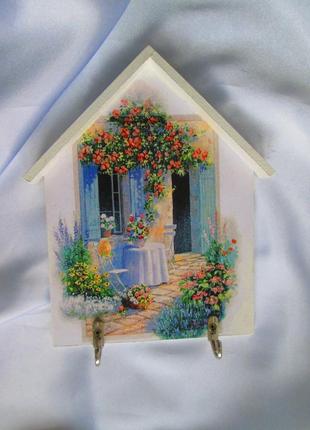Настенная ключница-домик в стиле прованс.