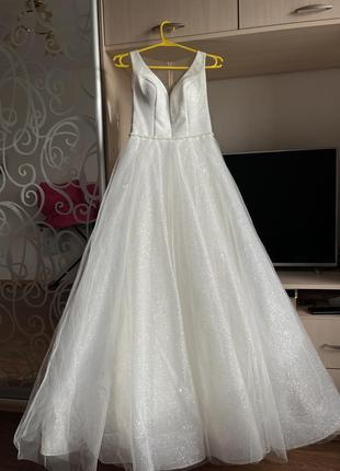 Сукня. весільна колір айворі