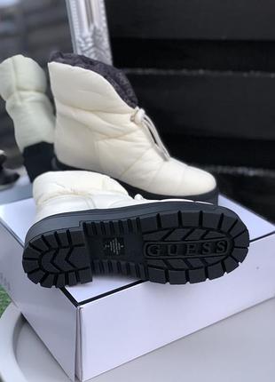 Світлі черевики дутики демі весняні guess2 фото