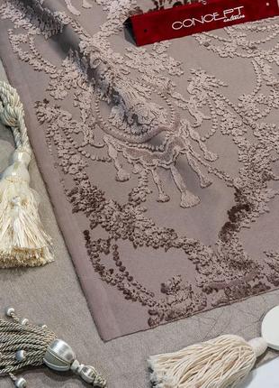 Тканина на штори оксамитова з вензелем