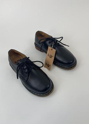 Круті класичні чорні туфлі від dr martens