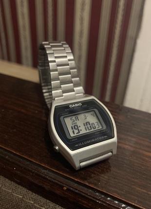 Casio retro b640wd-1avef