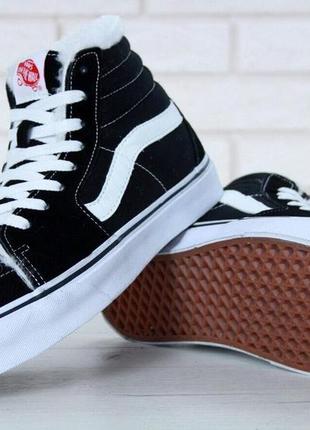 Зимові кеди на хутрі vans sk-8 black white в чорно-білому кольорі (жіночі та чоловічі розміри 399 фото