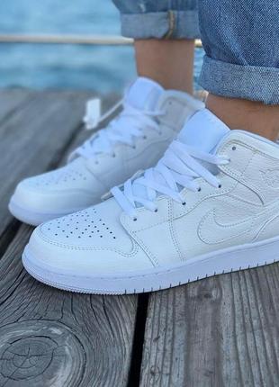 Белые высокие кроссовки nike air jordan 1 retro white (белые кроссовки найк аир джордан размеры 36-45)3 фото