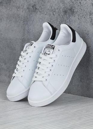 Кроссовки adidas stan smith white black (адидас стен смит белые с черной пяткой)1 фото