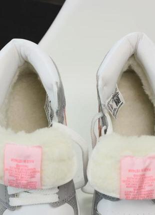 Шкіряні зимові кросівки на хутрі nike air jordan 1 retro grey white (найк аір джордан біло-сірі) (36-41)
