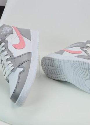 Кожаные зимние кроссовки на меху nike air jordan 1 retro grey white (найк аир джордан бело-серые)(36-41)5 фото