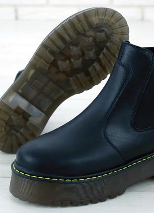 Женские кожаные демисезонные ботинки на платформе dr martens platform chelsea (мартинсы челси черного цвета)4 фото