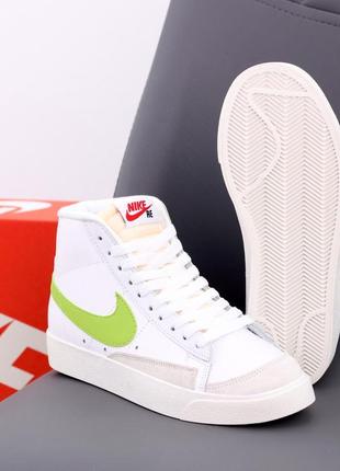 Кожаные высокие женские кроссовки nike blazer vintage 77 mid white green black (кеды найк блейзер белые)8 фото