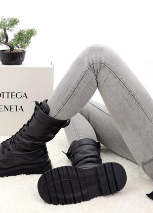 Жіночі зимні шкіряні чоботи на хутрі bottega veneta черные(36-40)1 фото