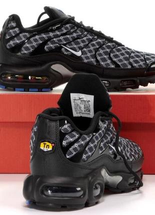 Чоловічі модні демісезонні кросівки nike air max plus tn (чорно-білі)(41-45)6 фото