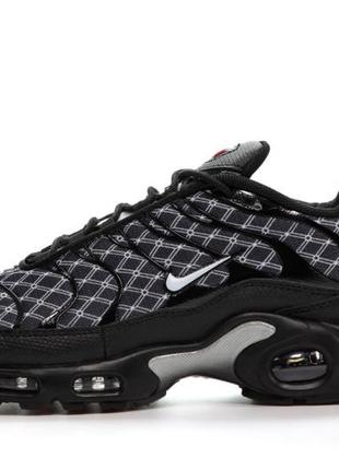 Чоловічі модні демісезонні кросівки nike air max plus tn (чорно-білі)(41-45)3 фото