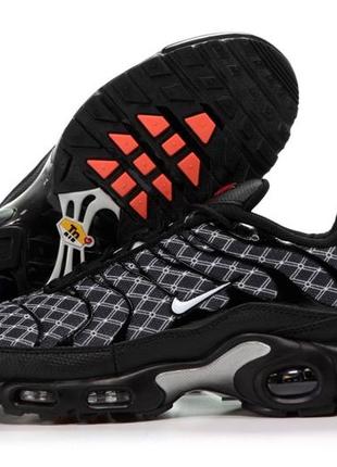 Чоловічі модні демісезонні кросівки nike air max plus tn (чорно-білі)(41-45)2 фото