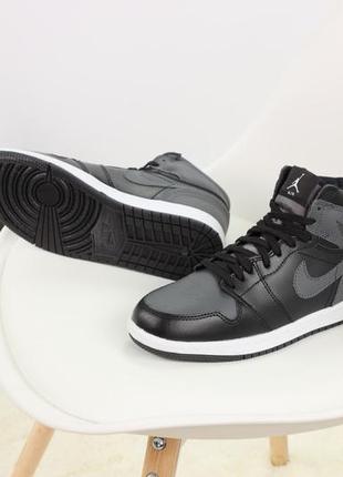 Високі зимові кросівки на хутрі nike air jordan 1 retro grey black (найк джордан у біло-чорному кольорі 36-45)2 фото