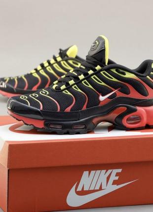 Чоловічі кросівки nike air max plus tn у чорному кольорі(41-43,45)