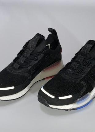 Чоловічі бігові кросівки adidas nmd v3 у чорному кольорі(41-45)4 фото