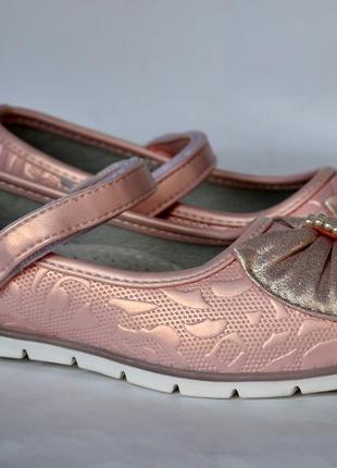 Ошатні гарні черевички для дівчинки jong golf8 фото
