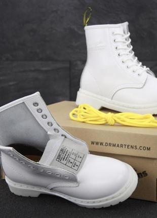 Женские кожаные ботинки dr martens 1460 triple white (доктор мартинс 1460 белые демисезонные)4 фото