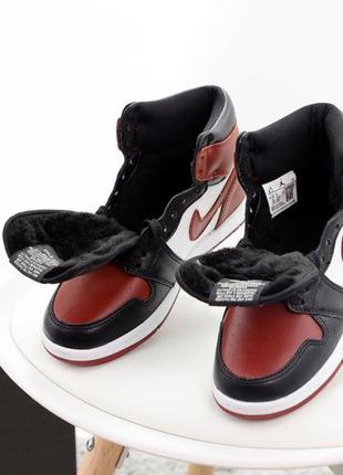 Високі зимові кросівки на хутрі nike air jordan 1 retro black red white (найк джордан)385 фото