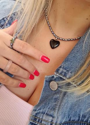 Чокер с лунным камнем, жемчуг, подвески сердечко4 фото