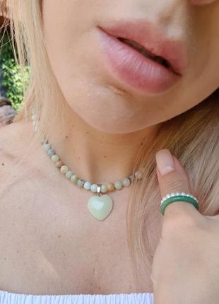 Чокер с лунным камнем, жемчуг, подвески сердечко9 фото