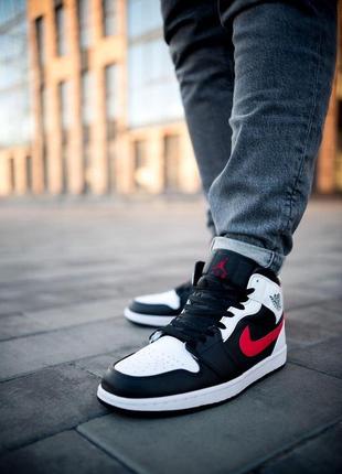 Мужские кроссовки air jordan 1 mid black chile red white 554724-075
