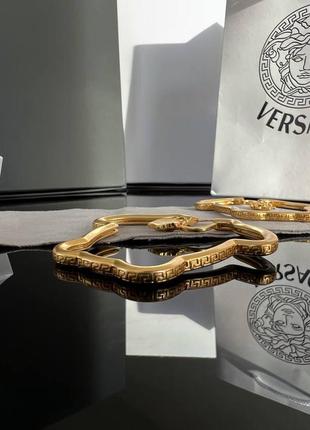 Яскраві акцентні сережки версачі 6