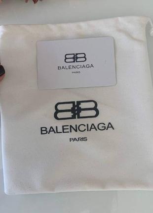 Подарункова упаковка в стилі balenciaga5 фото