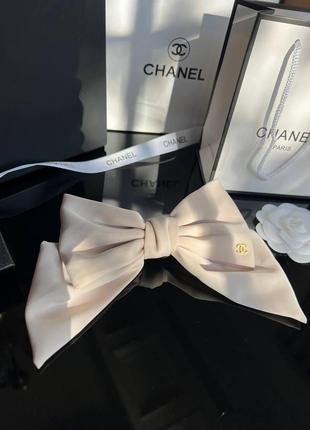 Брендовая заколка