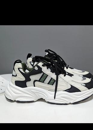 Стильні кросівки для підлітків та дорослих