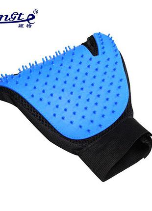 Перчатка для вычесывания шерсти с домашних животных черный/синий m11703 фото