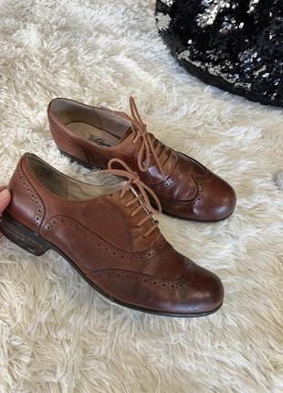 Кожаные туфли на шнуровках. кожаные бархарды ортопедические