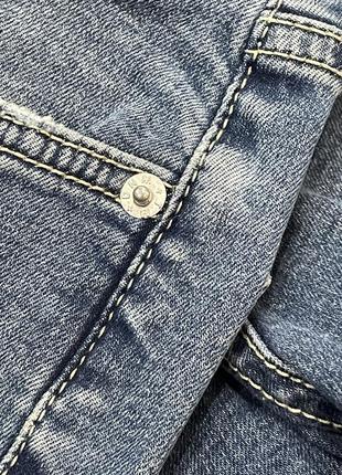 Зауженные стрейч джинсы с фабричными потертостями spray on skinny8 фото