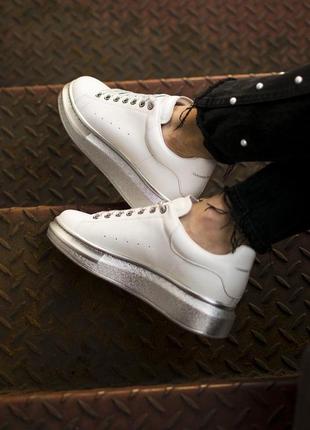 Женские кроссовки alexander mcqueen low white silver / smb10 фото