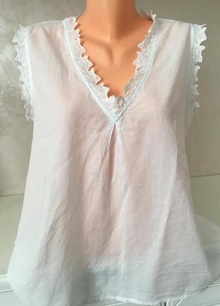 Брендова білосніжна блуза