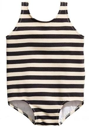 Оригинальный полосатый купальник от бренда h&m разм. 2-4 мес