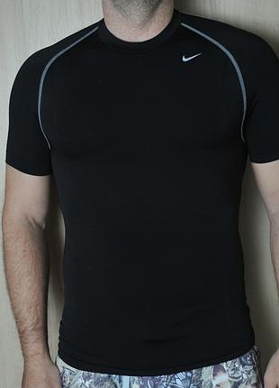 Оригінальна компресійна футболка для занять спортом nike