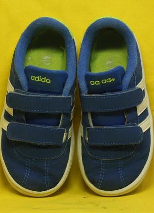 Кросівки adidas розмір 241 фото