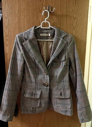 Молодежный стильный пиджак в стиле а-ля burberry