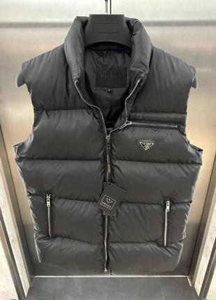 Жилетка prada // жилет прада