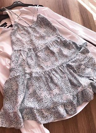 Платье с очень красивой спинкой