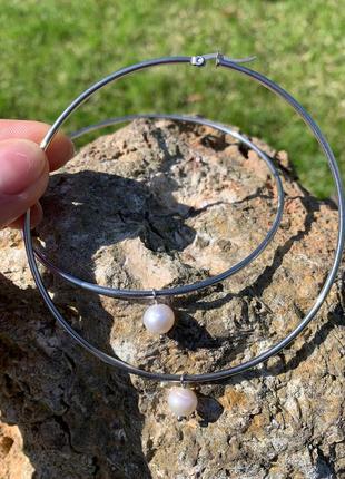 Сережки - кільця сталеві з білими перлами ′ундіна′6 фото