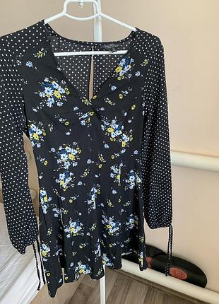 Сукня міні в горошок та з квітами