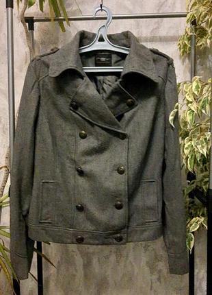 Укорочене жіноче шерстяне пальто.8 фото