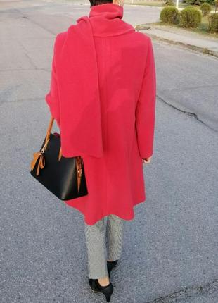 Шикарное красное пальто2 фото